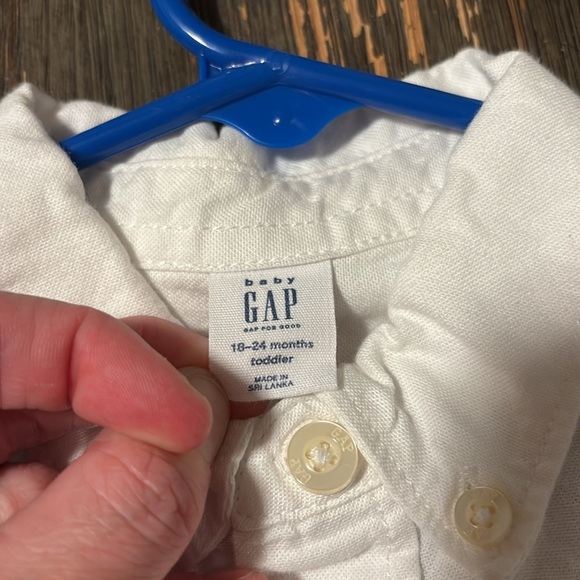 Baby GAP 18-24mo Tdlr White Button Down Shirt- Extremely Classy! Exclt Condition - Picture 2 of 8